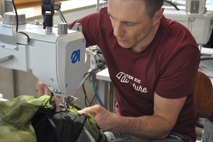 Ein Blick in die Reparatur-Werkstatt bei Deuter.