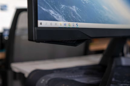 The bulge is one of the few visual elements that break up the monitor’s simple shape.