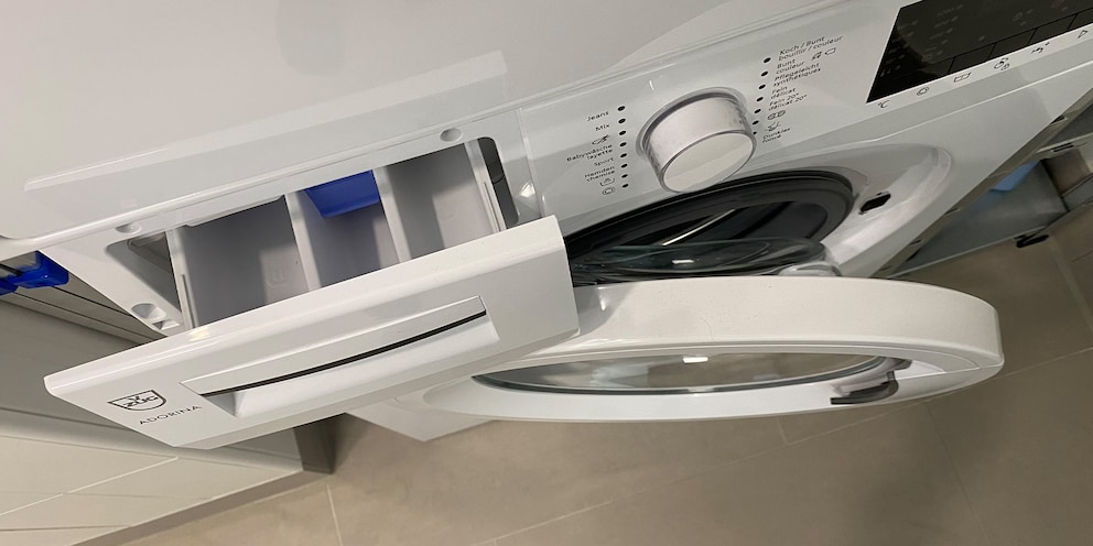 Lasse das Waschmittelfach und die Türe immer einen Spalt geöffnet, wenn du die Maschine nicht nutzt.