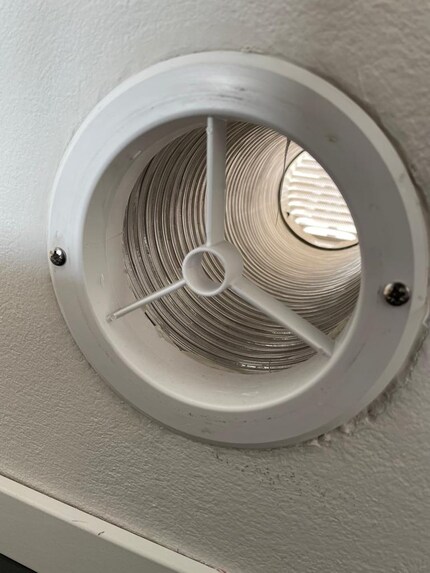 Keine Ahnung wie ich das Ding in der Mitte mit den drei Beinen nennen soll.