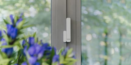 Die Fenster- und Türkontakte sollen dich vor Einbrüchen schützen. Bildquelle: bosch-smarthome.com