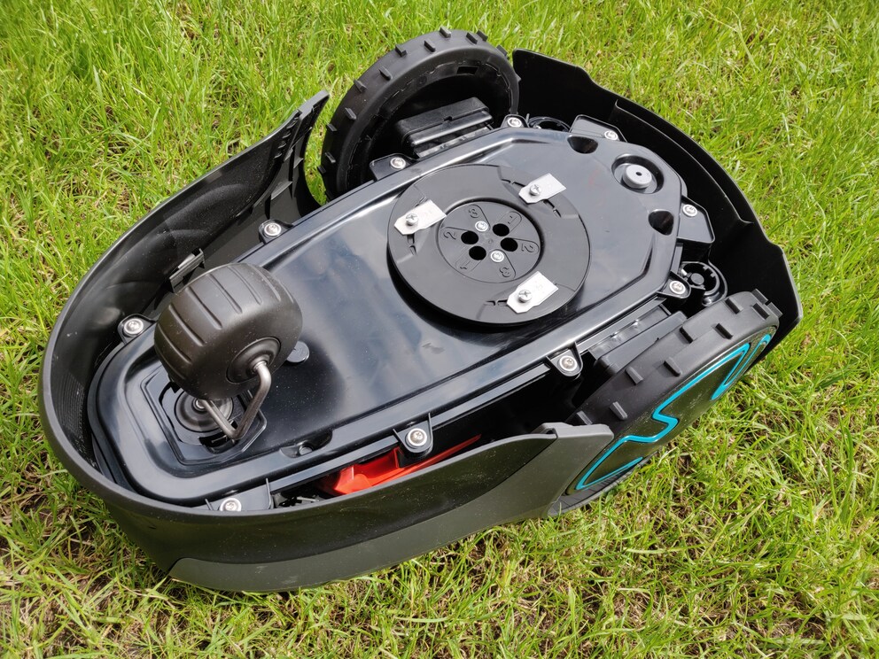 Bei Gardena-Robotern kommen drei freischwingende Klingen zum Einsatz.
