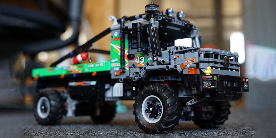 Lego Mercedes Zetros: 2110 Teile, vier Motoren und eine Ente