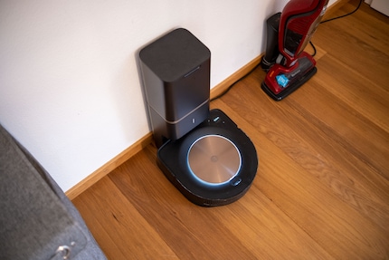 Thanks to the Clean Base dock, I don’t have to manually empty the Roomba S9+.