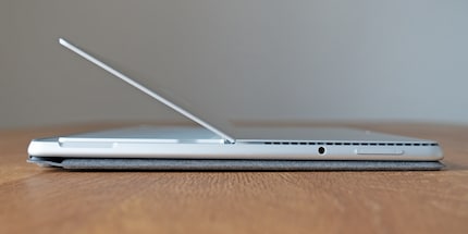 Wer kabelgebundene Kopfhörer nutzen möchte, wird sich über den 3,5-mm-Klinkenanschluss freuen.