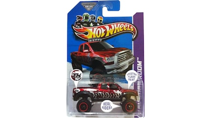 Features of a Super Treasure Hunt.