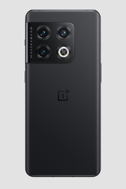 OnePlus 10 Pro in Schwarz, aka «Volcanic Black».