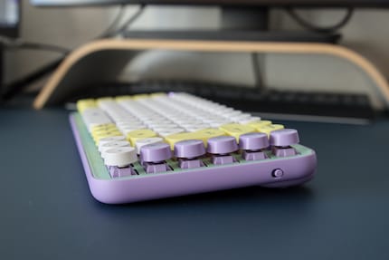 The high key stroke is clearly visible in the side view.