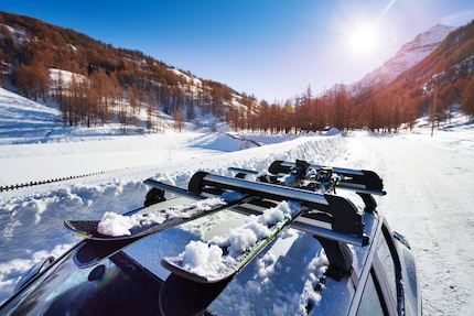 Roof racks aren’t always a safe place for skis.
