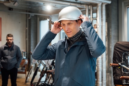 This helmet should at least keep me dry from above.