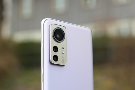 The cameras on the back of the Xiaomi 12.