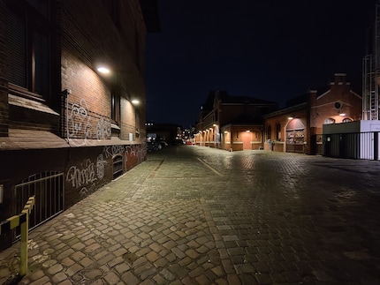 Wide-angle camera, night mode.