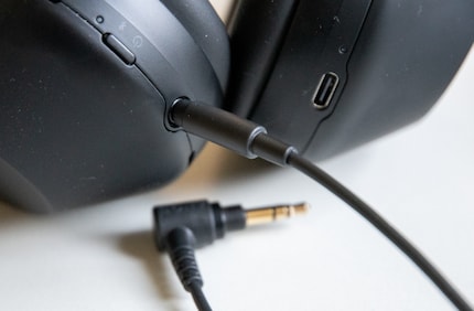Cool: the included audio cable.
