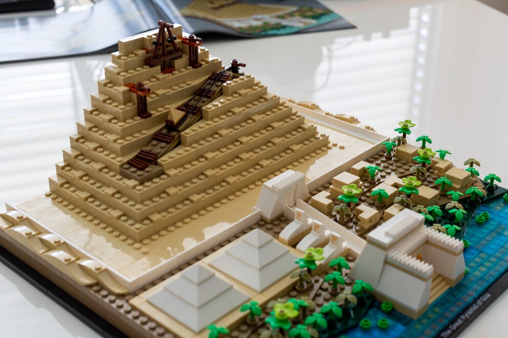 Noch befindet sich die Cheops-Pyramide im Bau.