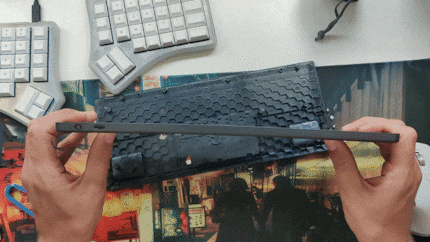 The middle part can be bent very easily.