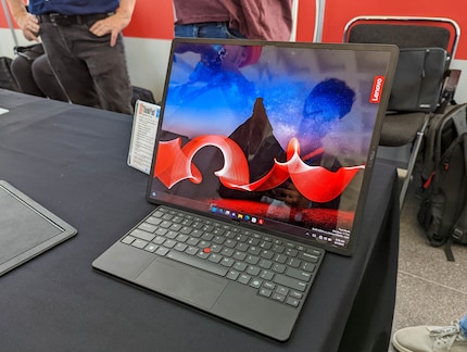 Aufgestellt wird es zum All-in-One-PC.