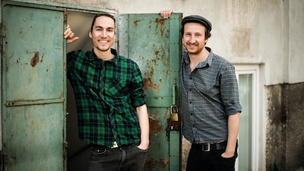 Florian Hofer (links) und Manuel Bornbaum (rechts) sind die Köpfe hinter der urbanen Pilzfarm.