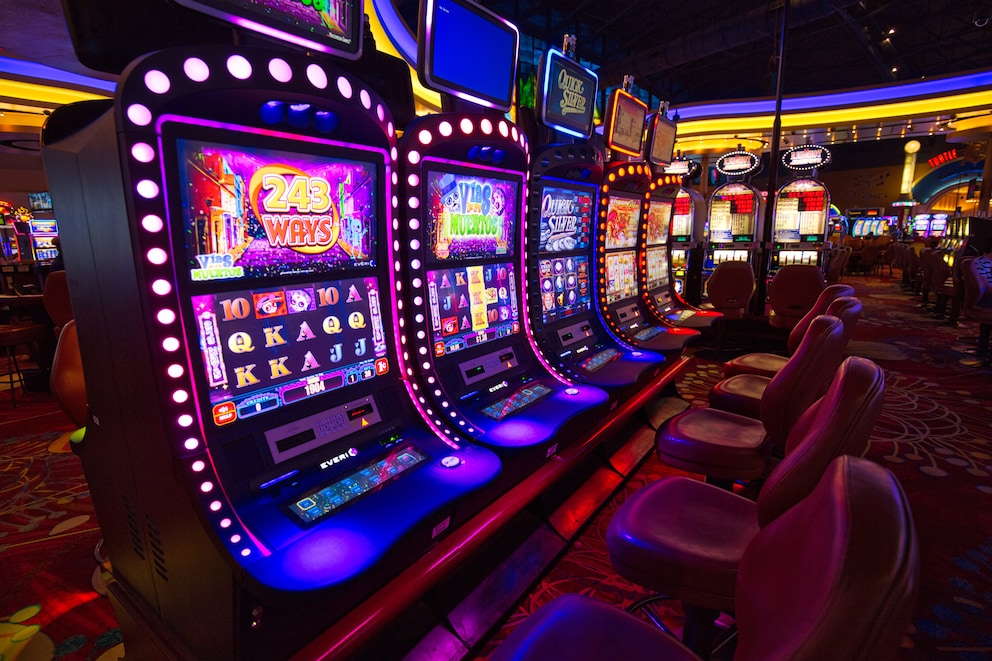 Spielautomaten, wie hier in Las Vegas, lösen im Hirn ähnliche Mechanismen aus wie TikTok.