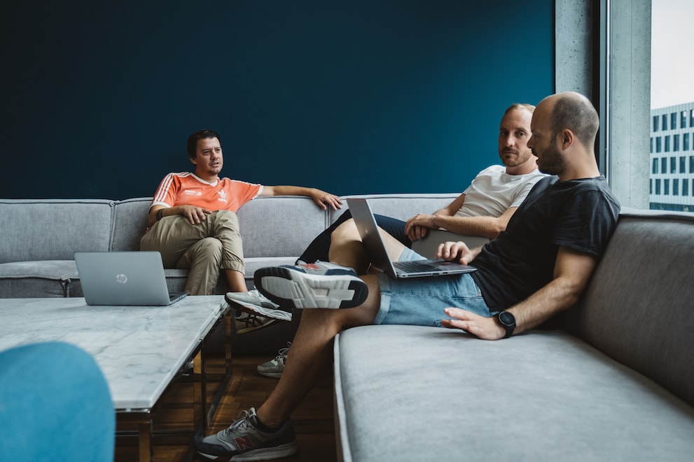 Martin, Oliver and Nicolas are a well-rehearsed team (from left to right).