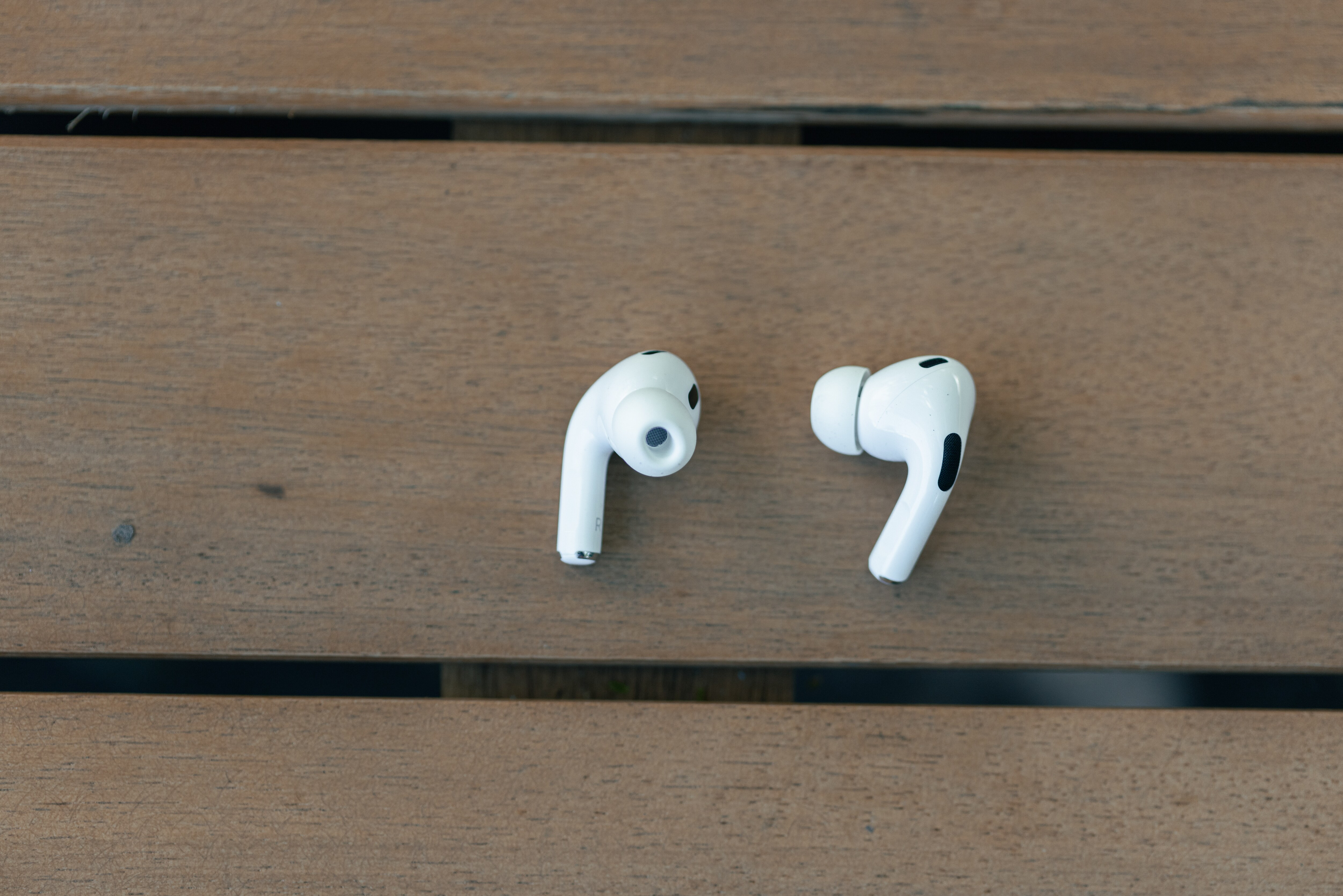 The new Apple AirPods Pro pass the test in this review - Galaxus