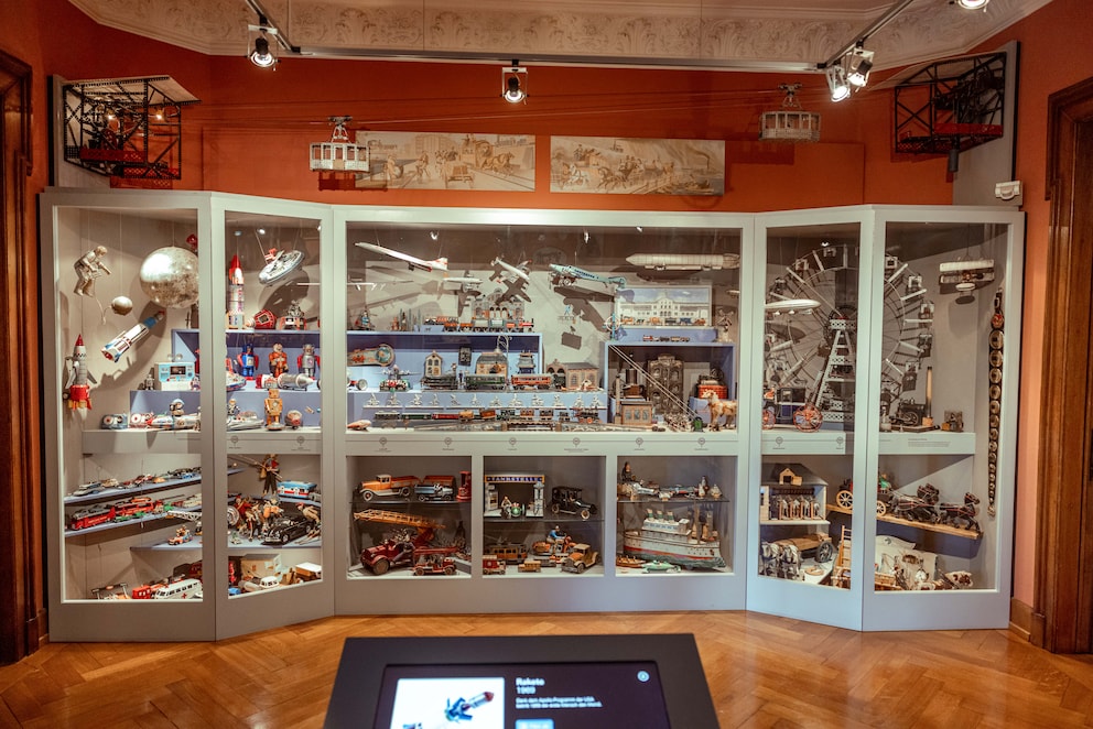 The toys in the permanent exhibition are arranged by theme.