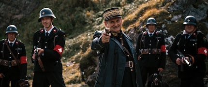 Die Schweizer Armbinden erinnern an Kampfbinden aus dem zweiten Weltkrieg.