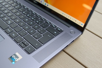 Einer der zwei Lautsprecher des MateBook 16s.