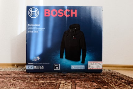 Die Box ist auffälliger als die Jacke darin.