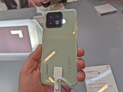 The current Xiaomi 13, shown here with a regular lithium-ion battery, has a laboratory version with a solid-state battery.