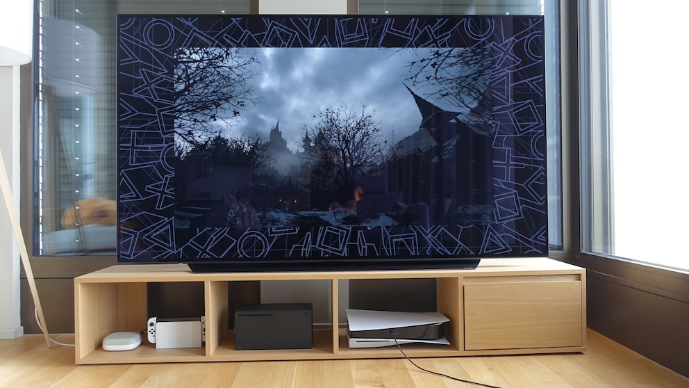 The Playstation icons help the headset cameras track the surroundings.
