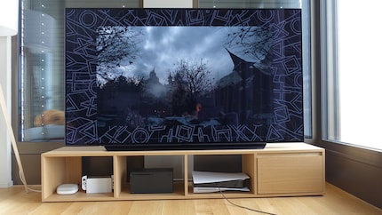 The Playstation icons help the headset cameras track the surroundings.