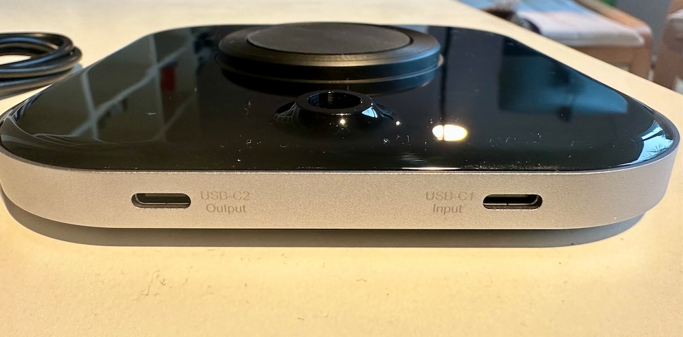 Input and output on the Satechi headphone stand: not a lot of juice flowing here.