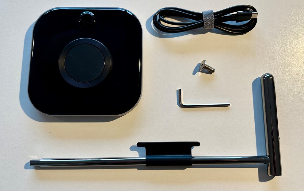The contents. Assembly is quick, partially thanks to the included Allen key.