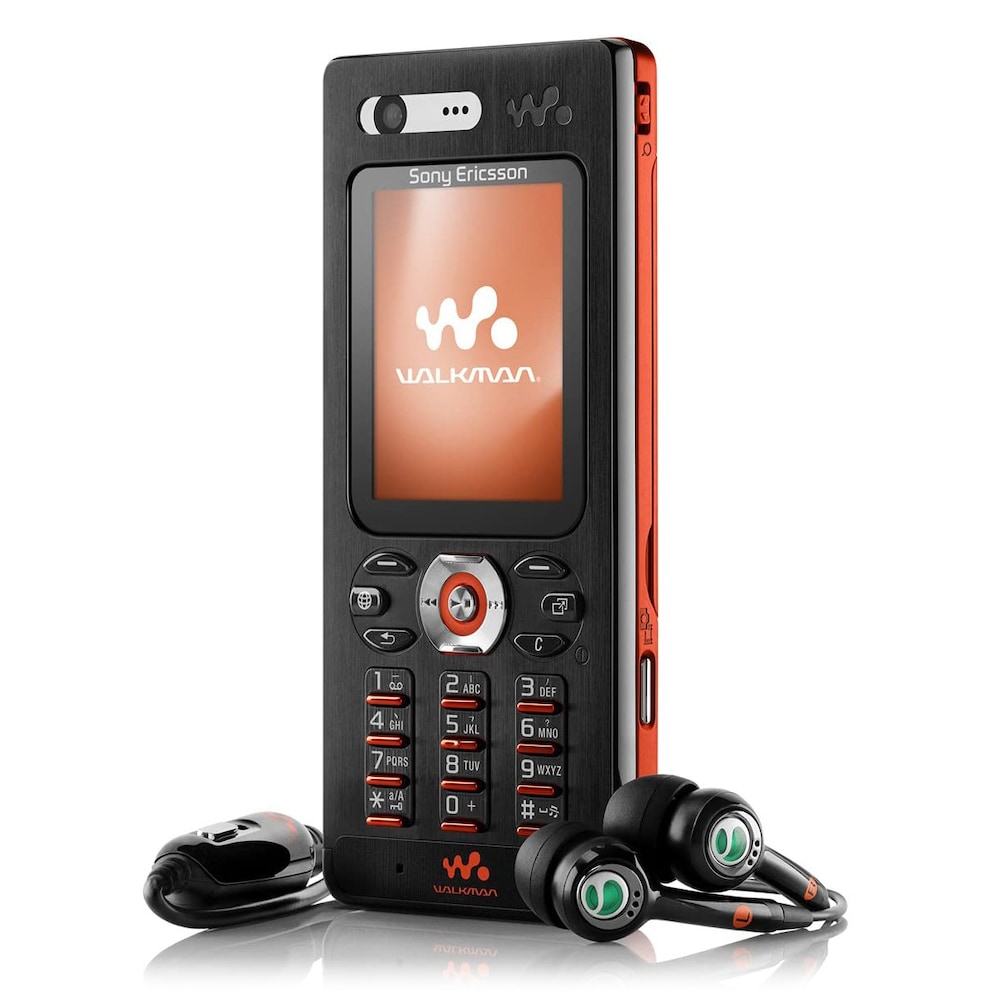 Das Sony Ericsson W880i von 2007 kam mit Qualitäts-Ohrstöpsel und bot trotz minimaler Abmessungen ausgiebige Multimediafunktionen.