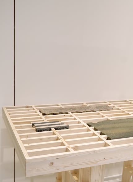 The lattice wood design.
