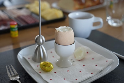 Happy Oster-Brunch! Mit oder ohne Eierschalensollbruchstellenverursacher.