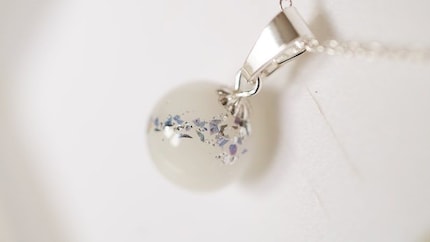 Breast milk jewellery: for many mums, a great momento of an intense, emotional time.