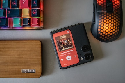 Mit Spotify nutzt du das Aussendisplay als Musikplayer.