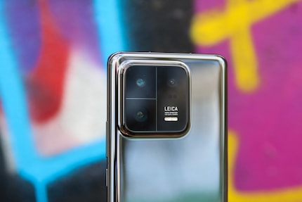 Large photo block and the reference to cooperation partner Leica should not be missed.