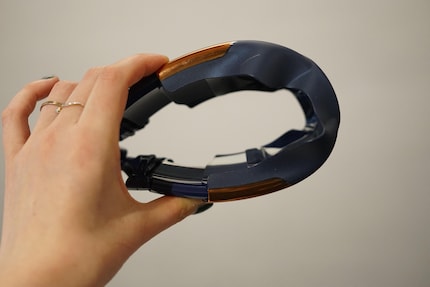 And it folds in the middle.