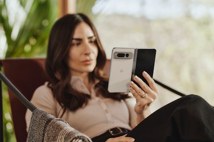 Aufgeklappt wird das Pixel Fold zum kleinen Tablet.