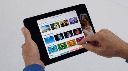 Choose wallpaper on the iPad.