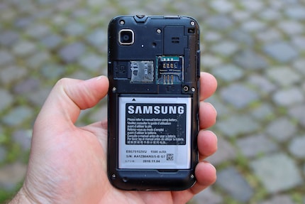 The battery has to be removed for the SIM card, but not for the microSD.