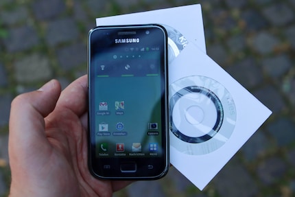 Back then, there were still installation CDs for smartphones.