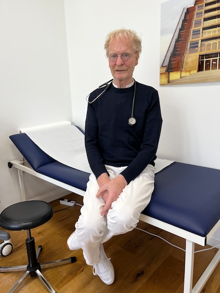Professor Raedler practices in Hamburg and follows more than 5,000 patients with Crohn's disease and ulcerative colitis. For many of those affected, he represents the last hope of returning to a normal life.