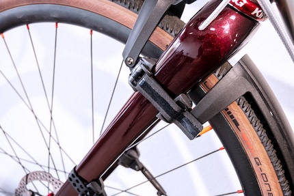 On request, the fork can be given a special paint finish.