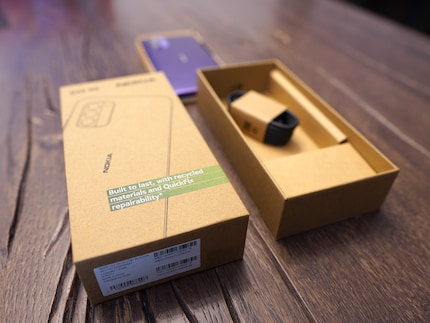 The G42 comes in a plain cardboard box – with no charger.