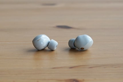 The sides of the earphones are glossy, which should make them sit more comfortably in the ear.