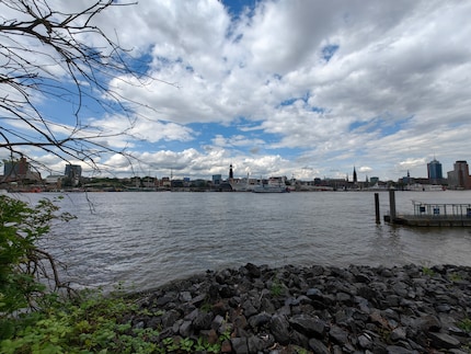 The ultra-wide-angle camera picks up closer objects.