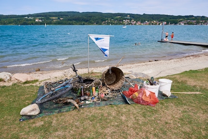 Anker, Mülleimer, Fahrrad – die Ausbeute des Cleanups in Steckborn.